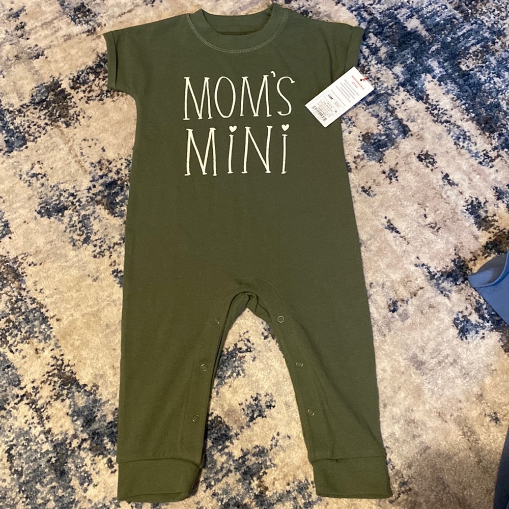 Cat & Jack short sleeve outfit